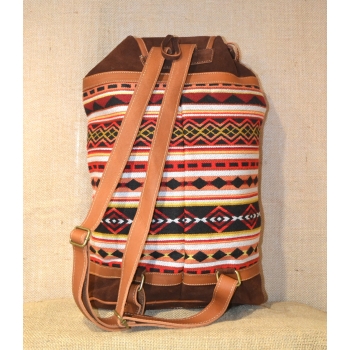 Plecak damski etniczny brązowy ze skóry  zamszowej z wełnianym materiałem.